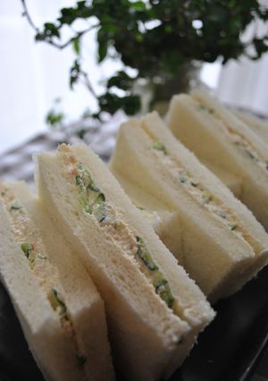A picture of Tuna Sandwiches.