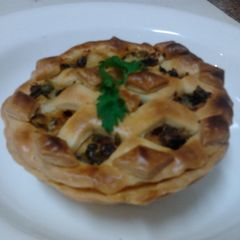 A picture of Ladybirds Chicken and Vegetablese Pie(s).