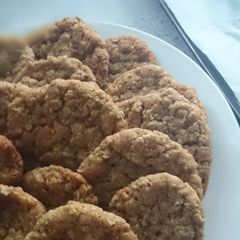 A picture of Anzac Biscuits.
