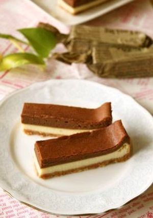 A picture of Baked Chocolate Cheesecake Bars.