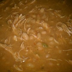 A picture of Bobs northern white bean chicken chilli.