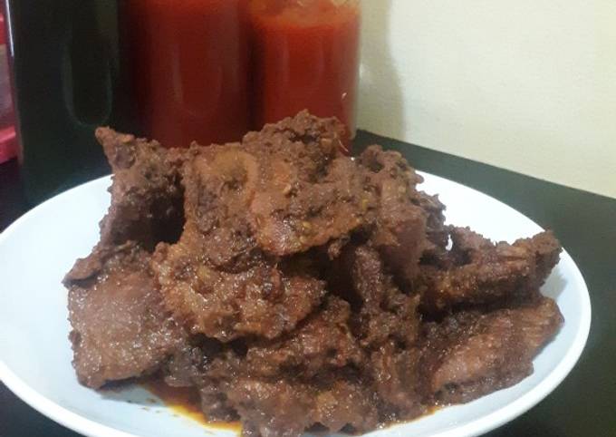 Rendang daging sapi