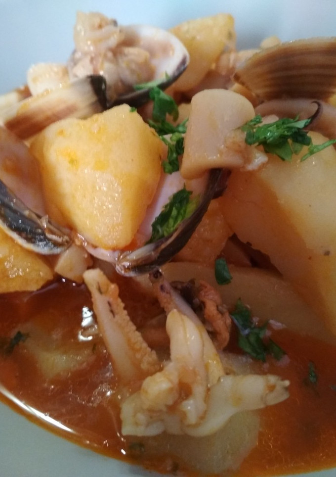 Una foto de Guisado de patatas con sepia