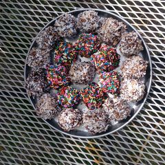A picture of Marshmallow Truffles.