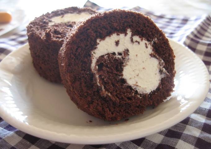 How to Make Homemade Moist Cocoa Roll Cake