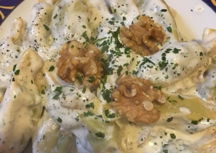 Caramelle di pasta all'uovo ripiene di zucca, gorgonzola e noci