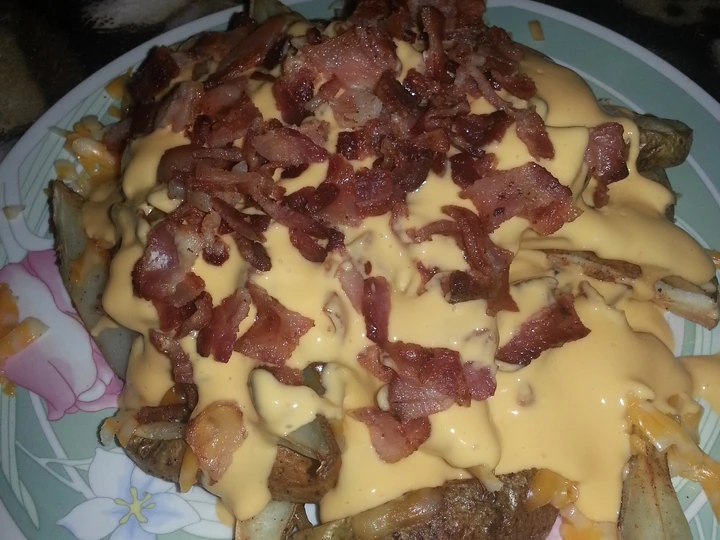 Easy Way Make Cheesy bacon potato wedges which Delicious