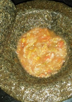 A picture of Tomato onion chutney (Andhra style).