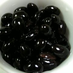 A picture of My Grandmother's Simmered 'Kuromame' Black Soybeans.