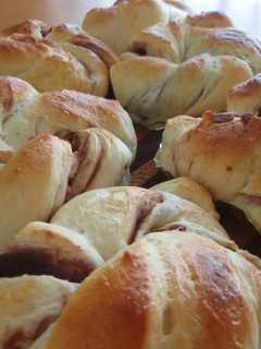A picture of Fluffy & Sticky Curly Anpan using a Bread Maker.