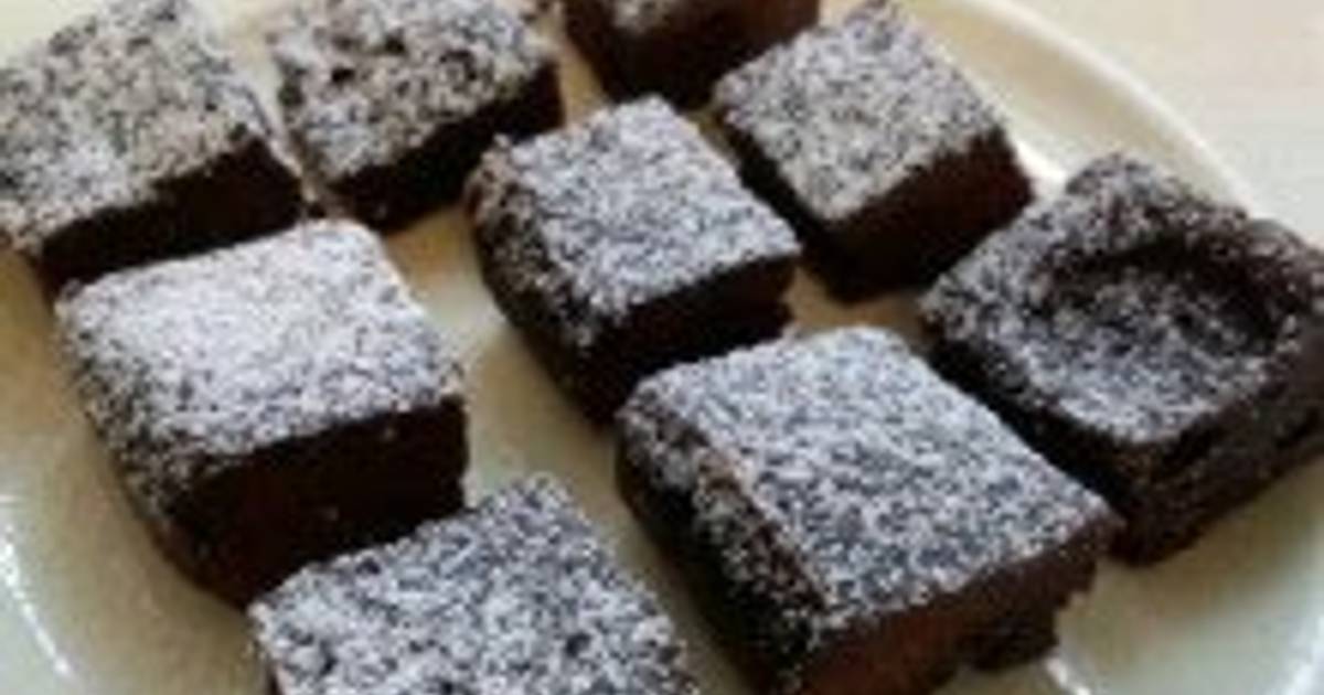 Chocolate Molten Lava Mug Cakes Recipe - BettyCrocker.com