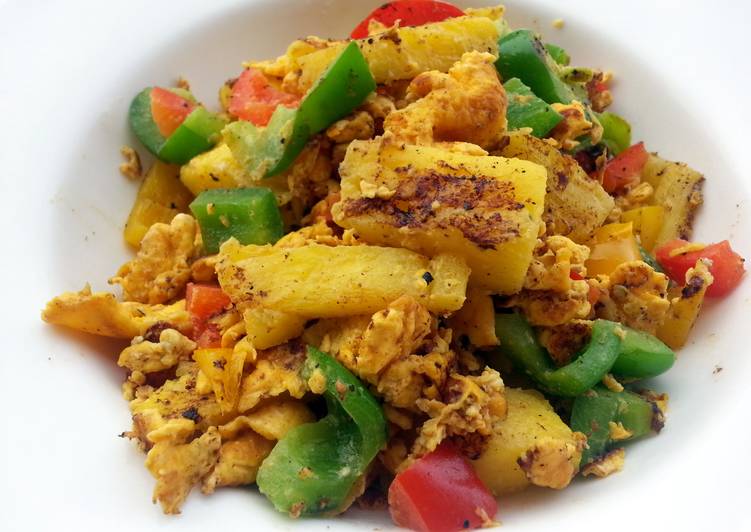 Scrambled Eggs With Pineapple And Bell Pepper