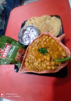 છોલે ચણા મસાલા (Chhole Chana Masala Recipe In Gujarati) રેસીપી મુખ્ય ફોટો