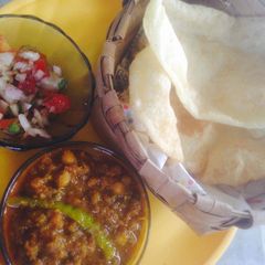 A picture of Chole bhature.