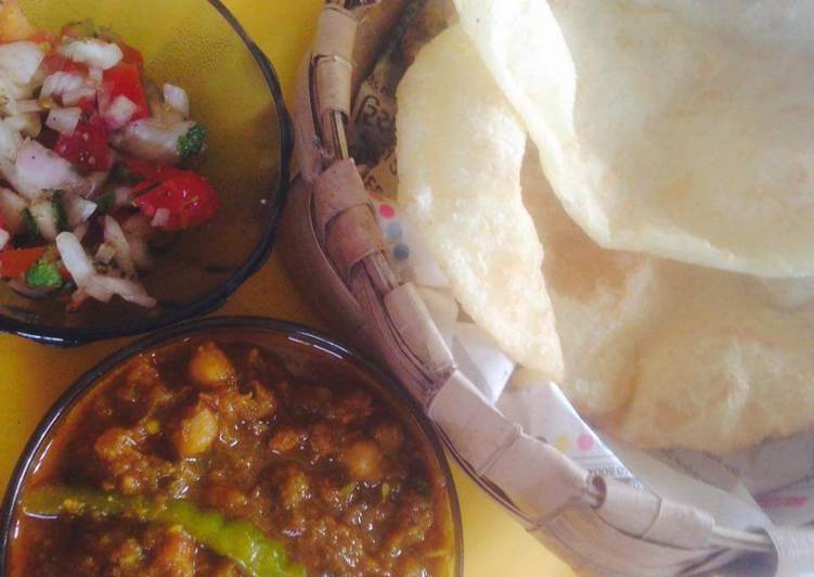Recipe: To Try At Home Chole bhature