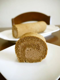 A picture of Chocolate Cream & Cocoa Swiss Rolls.