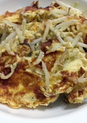 A picture of Bean Sprouts Omelette.