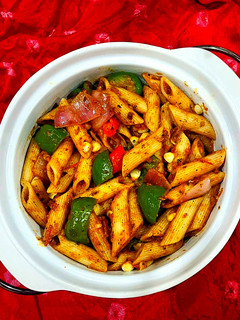 रेड सॉस पास्ता(red-sauce-pasta recipe in hindi) रेसिपी मुख्य फोटो