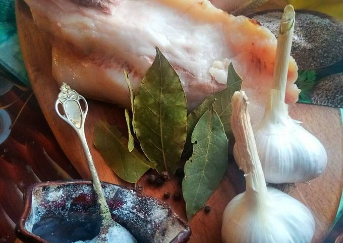 Тушеные свиные щечки с карамельзованным пореем рецепт – Греческая кухня: Основные блюда. «Еда»