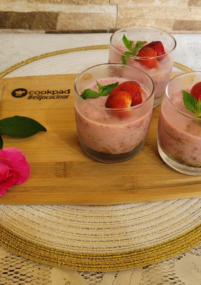 Una foto de Postre de frutillas
