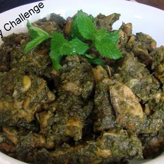 A picture of Mint chicken with curd cream.