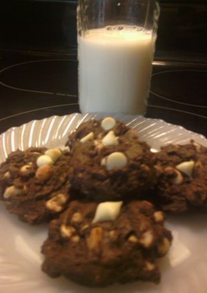 A picture of Sunshines cocoa white chocolate macadamia cookies.