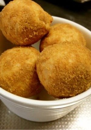 A picture of Brown Sugar and Kinako Tofu Donuts Made with Joshinko.