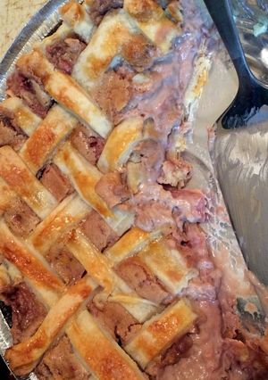 A picture of Strawberry Cream-cheese Pie.