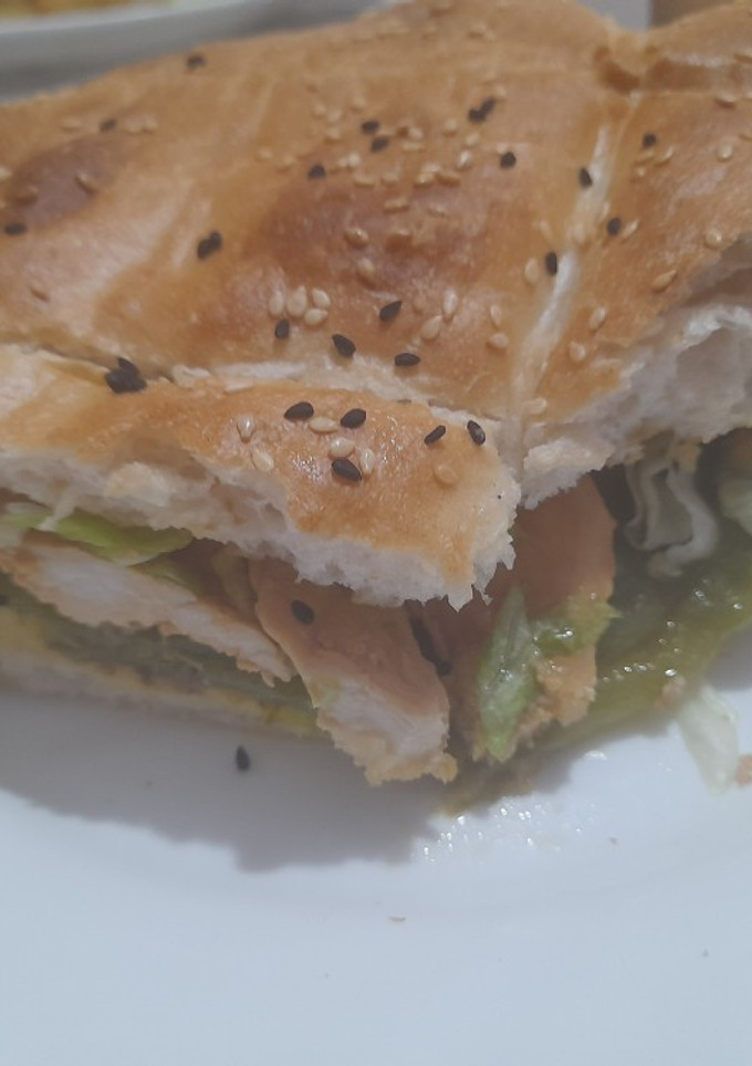 Una foto de Mega serranito en pan turco