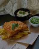 Fish & Chips with Tartar Sauce & Mushy Peas