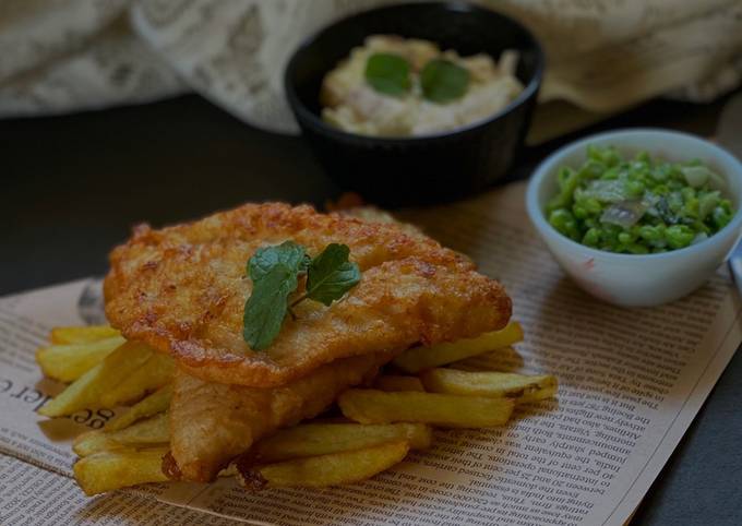 Fish & Chips with Tartar Sauce & Mushy Peas