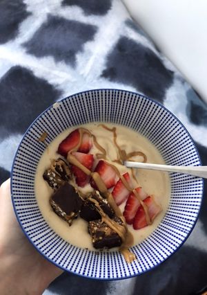 A picture of Desert smoothie bowl.