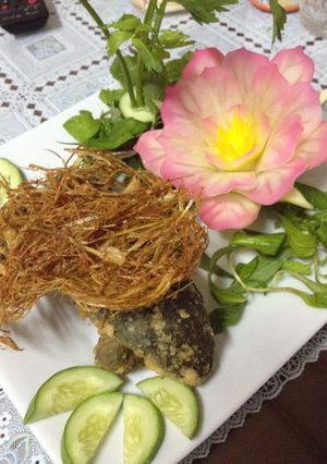 Hình của món Ếch núp rơm.