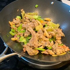 A picture of Stir fried beef/pork.