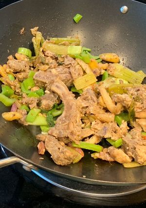 A picture of Stir fried beef/pork.