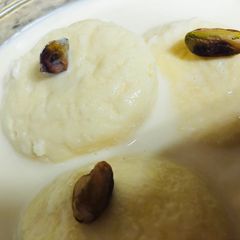 A picture of Khoya Ras malai.