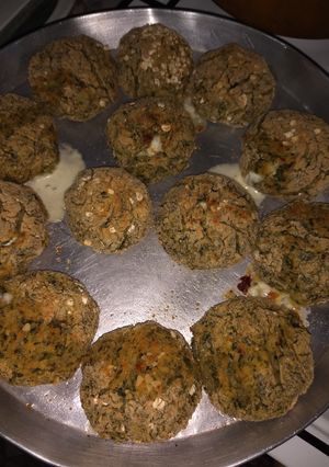 Una foto de Bombas de carne y acelga rellenas con queso