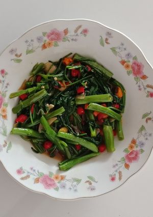 Foto resep Tumis kangkung bumbu iris