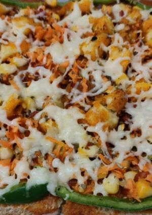 ब्रेड गाजर पिज़्ज़ा (bread gajar pizza recipe in Hindi) रेसिपी मुख्य फोटो
