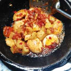 Balado kentang+ telur sederhana রেসিপির প্রধান ছবি