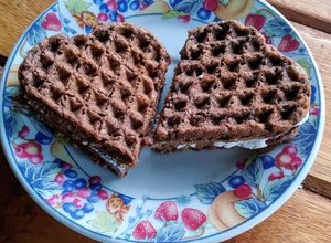 Una foto de Wafles nutritivos de avena y cacao