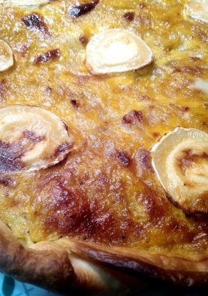 Una foto de Quiche de cebolla caramelizada con queso de cabra