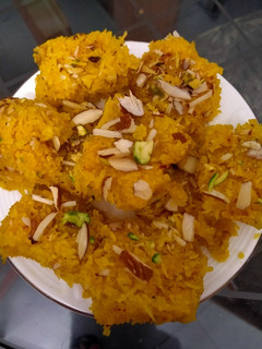 ટોપરા પાક (Topra Pak Recipe In Gujarati) રેસીપી મુખ્ય ફોટો