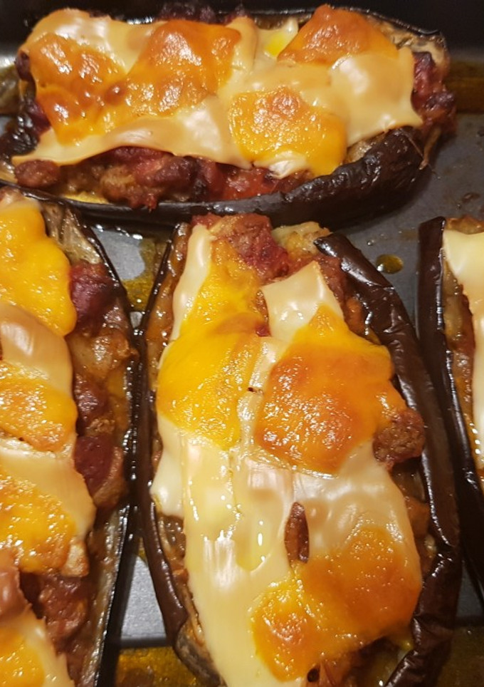 Una foto de Berenjenas rellenas de carne y chorizo