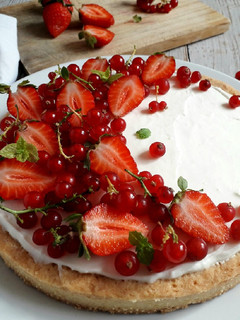 Foto di Crostata fior di fragola