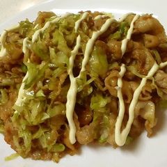 A picture of Stir-Fried Pork Belly and Cabbage with Okonomiyaki Sauce.