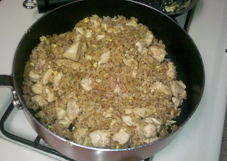 Simple Way to Prepare Quick Simple Chicken Fried Rice w/o the carrots, onions, and peas