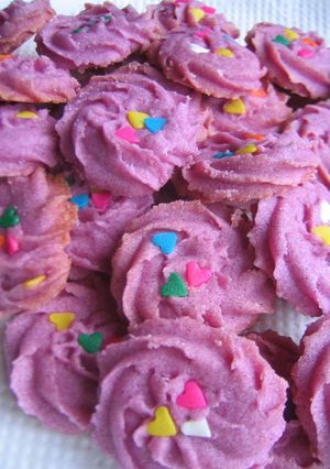 A picture of Purple Sweet Potato Spritz Cookies.
