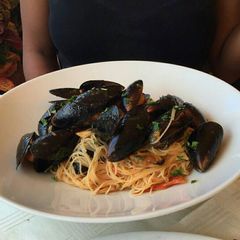 A picture of White wine seafood pasta.