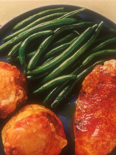 A picture of Honey paprika chicken.